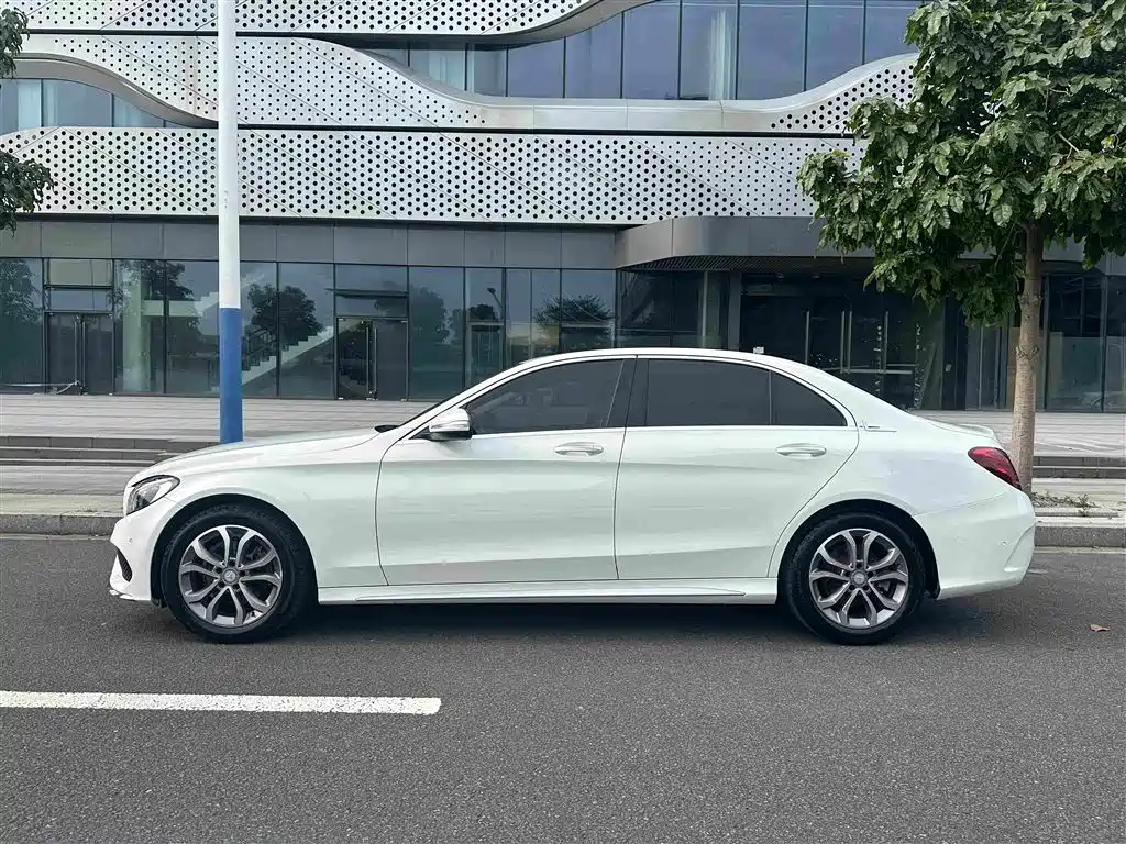 Mercedes-Benz C-Class 2017 — фото 10