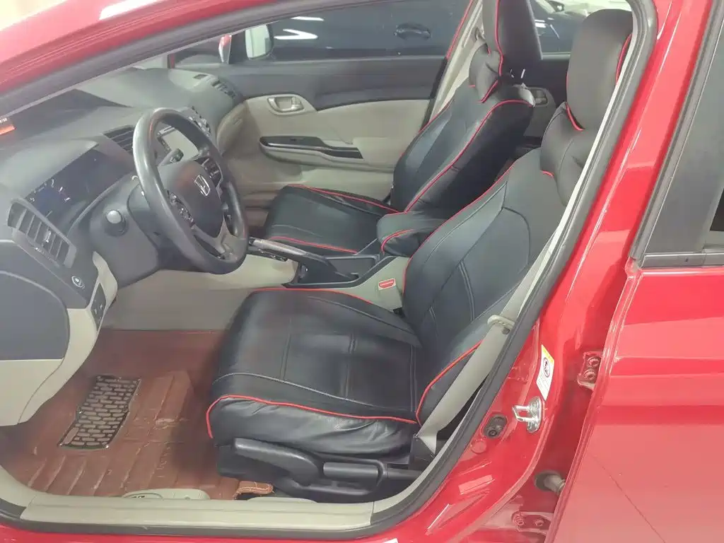 Honda Civic 2015 — фото 11
