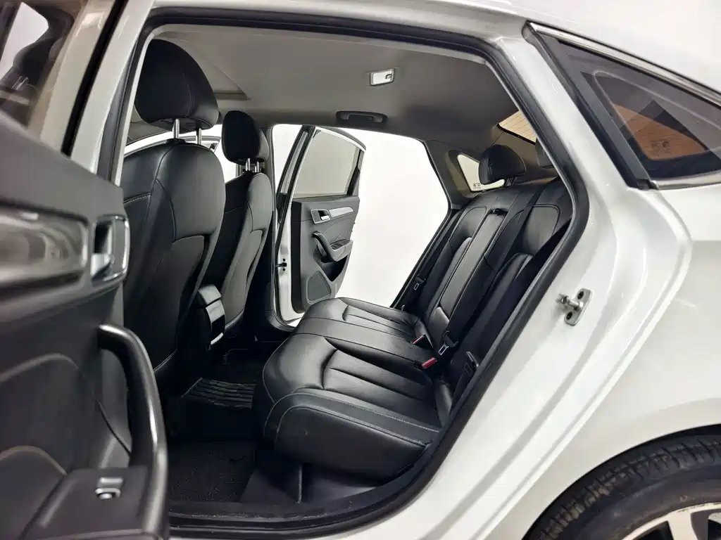 Roewe i6 Classic 2018 — фото 13