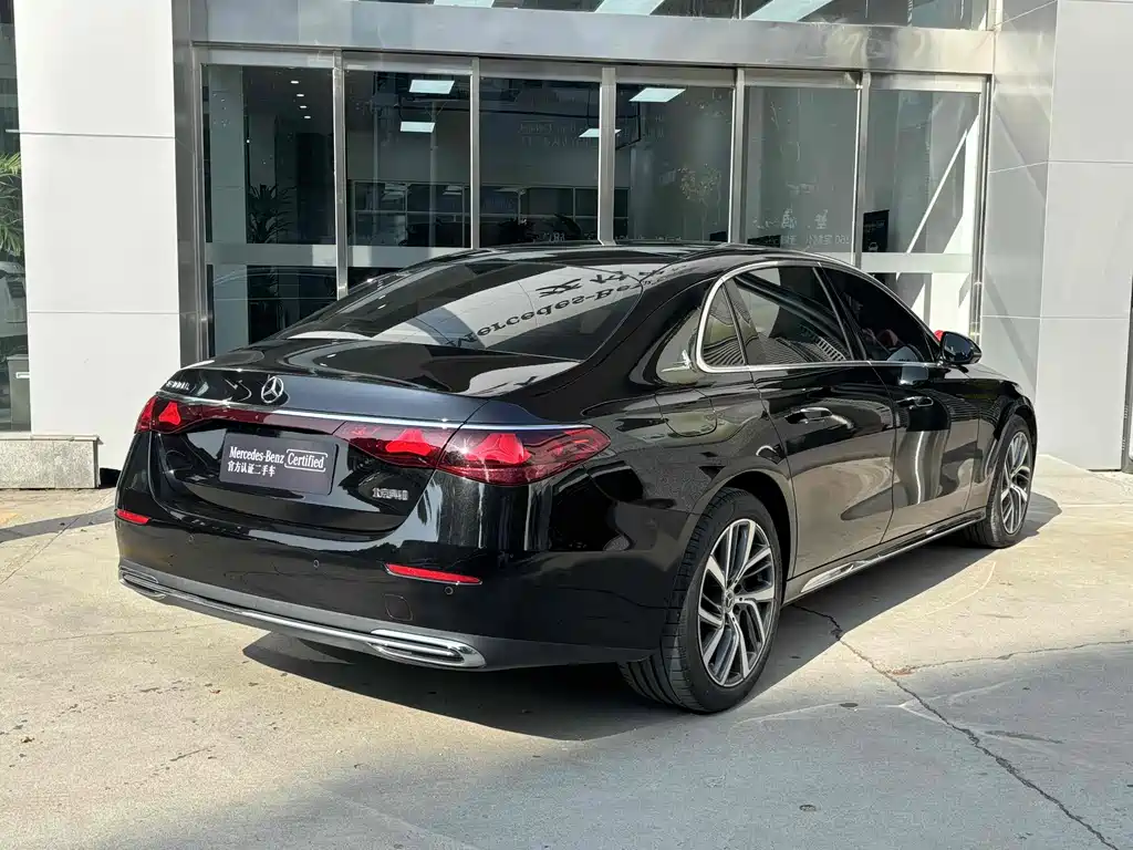 Mercedes-Benz E-Class 2024