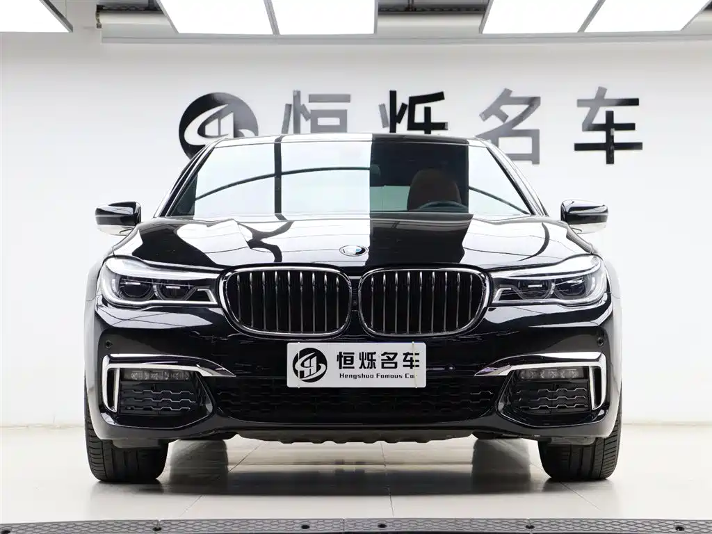 BMW 7 Series 2018 — фото 32