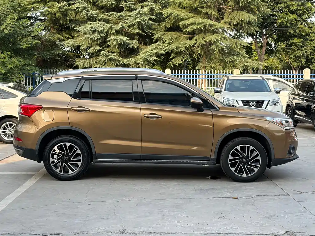 GAC Motor Trumpchi GS4 2016 — фото 16