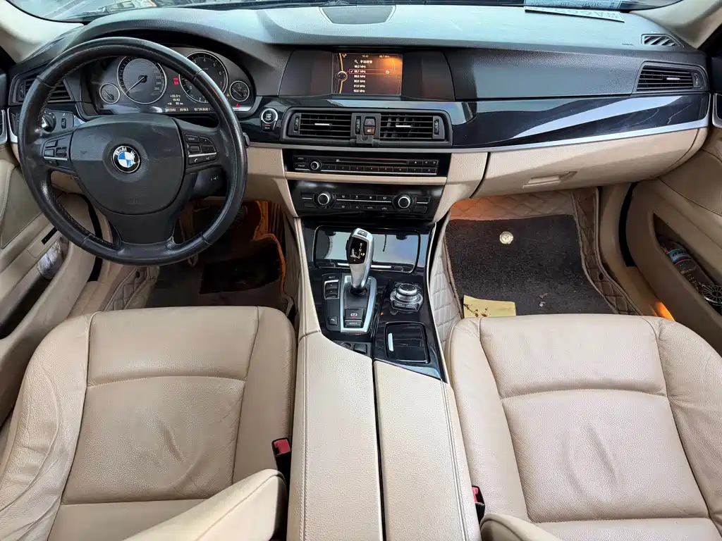 BMW 5 Series 2012 — фото 14
