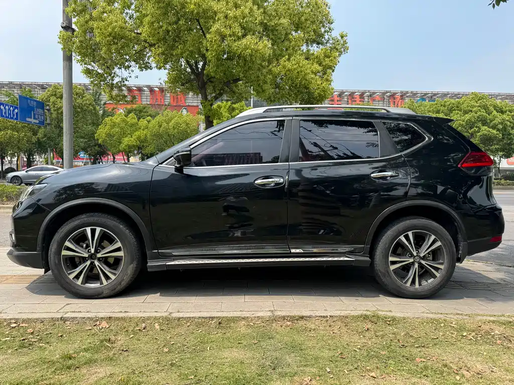 Nissan X-Trail 2018 — фото 3