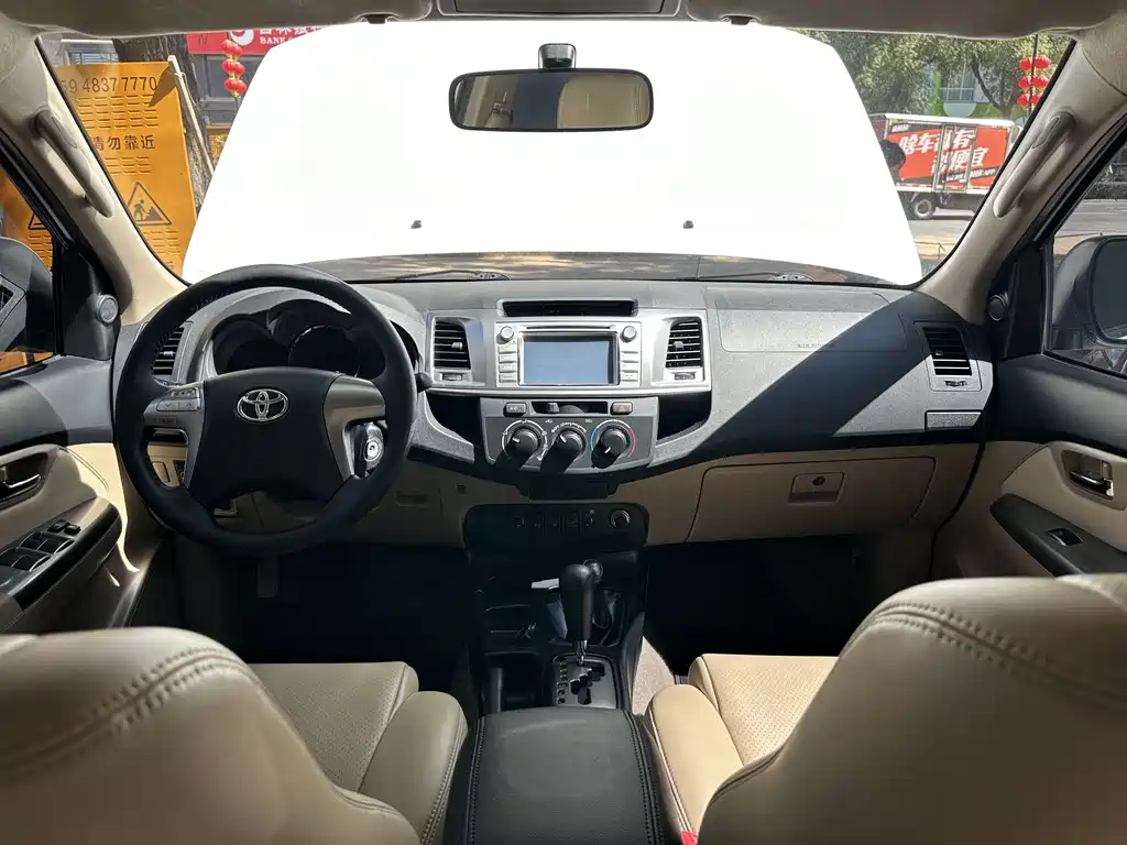 Toyota Fortuner 2016 — фото 7