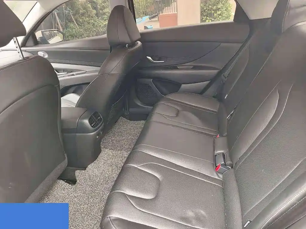 Hyundai Elantra 2022
