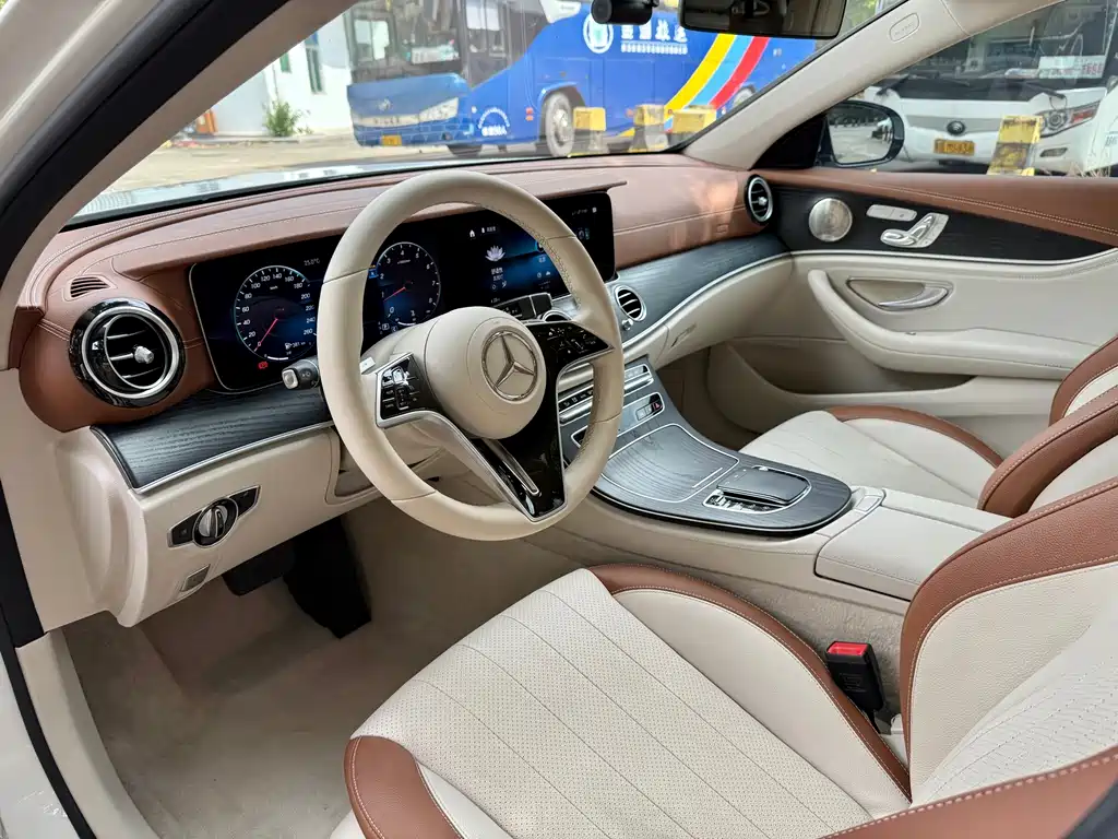 Mercedes-Benz E-Class 2023 — фото 4