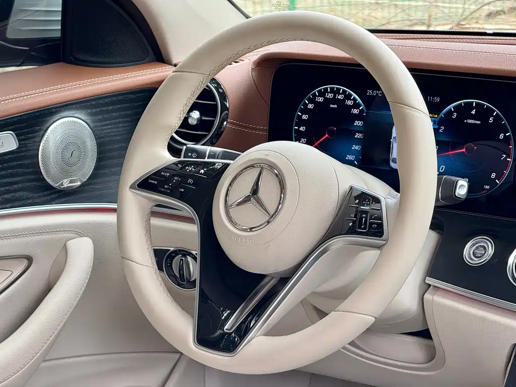 Mercedes-Benz E-Class 2023 — фото 12
