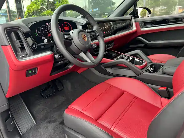 Porsche Cayenne 2024