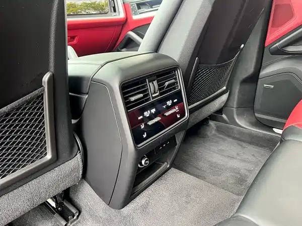 Porsche Cayenne 2024