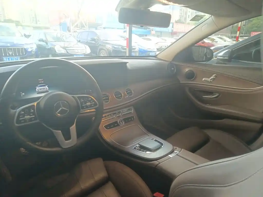 Mercedes-Benz E-Class 2020 — фото 11