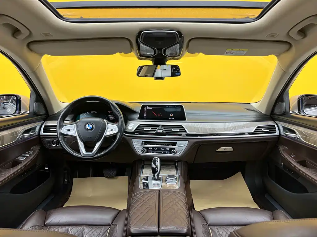 BMW 7 Series 2020 — фото 28