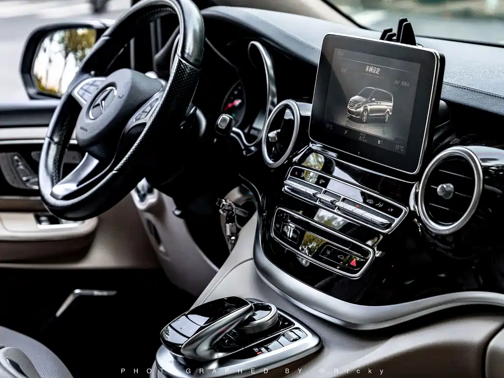 Mercedes-Benz V-Class 2019 — фото 6