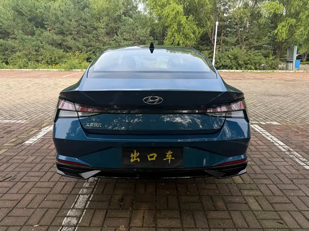 Hyundai Elantra 2022