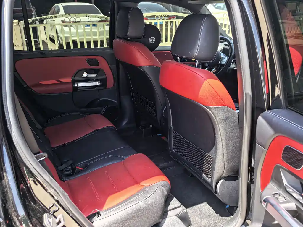 Mercedes-Benz GLB AMG 2024 — фото 11