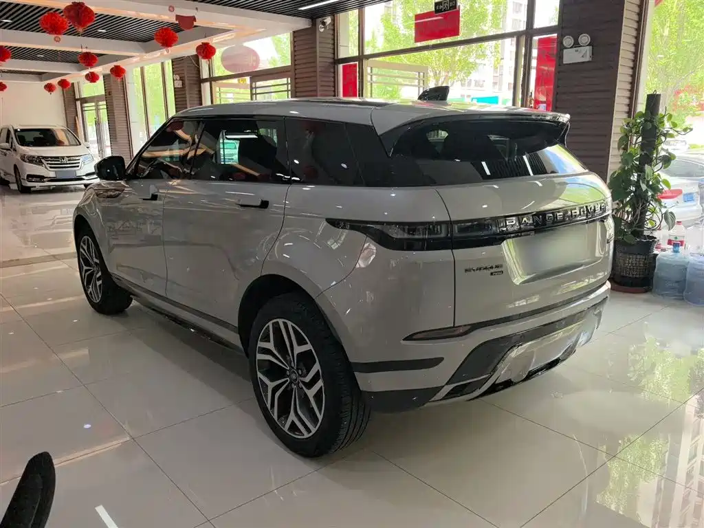 Land Rover Evoque 2024 — фото 9