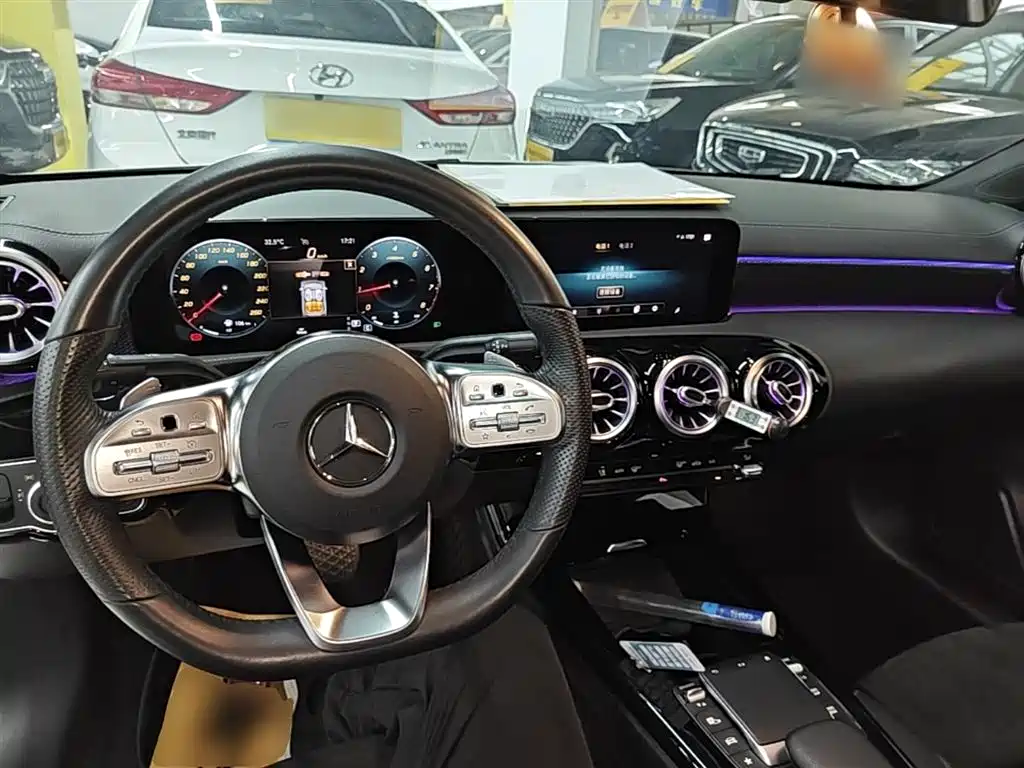 Mercedes-Benz A-Class 2021 — фото 10