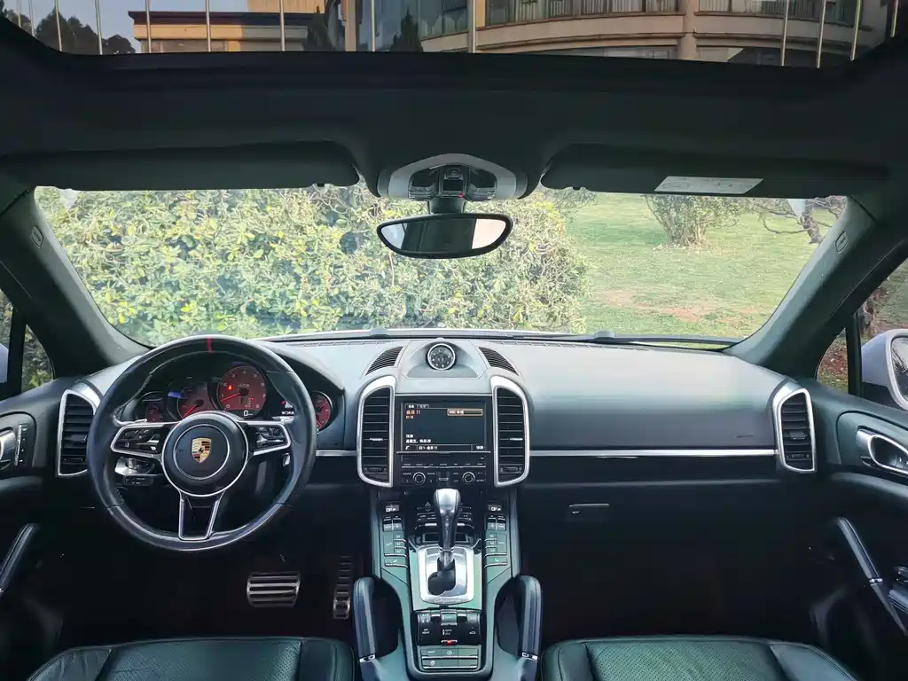Porsche Cayenne 2015 — фото 20