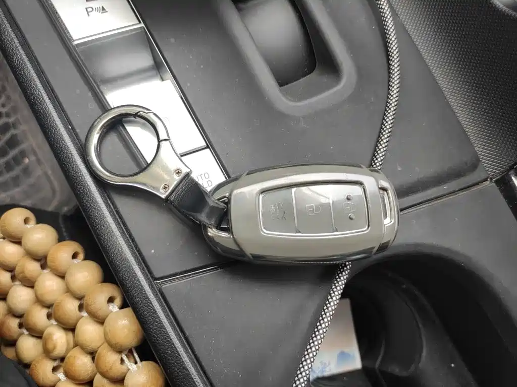 Hyundai Elantra 2023 — фото 12