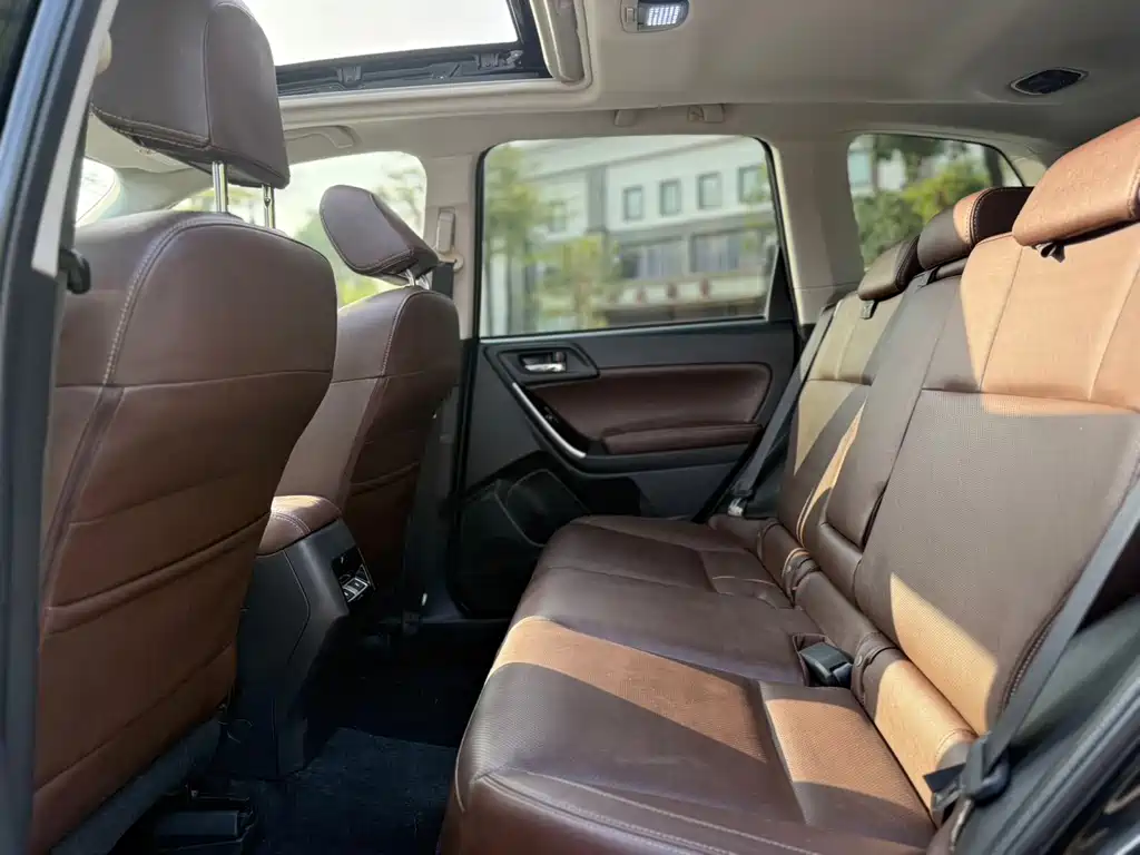 Subaru Forester 2017 — фото 8