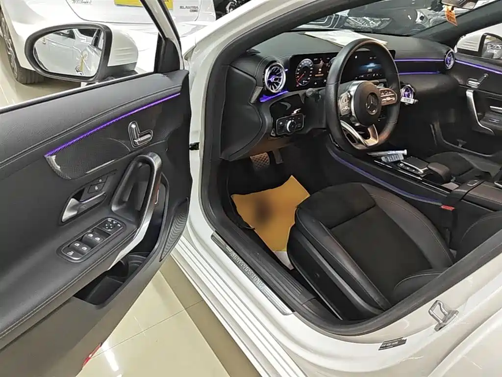 Mercedes-Benz A-Class 2021 — фото 16