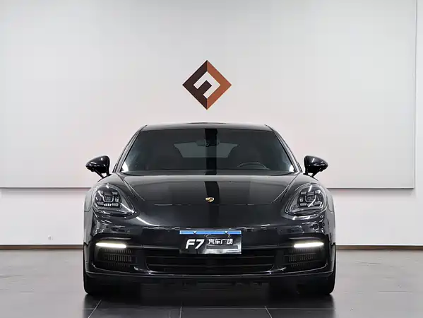 Porsche Panamera 2019