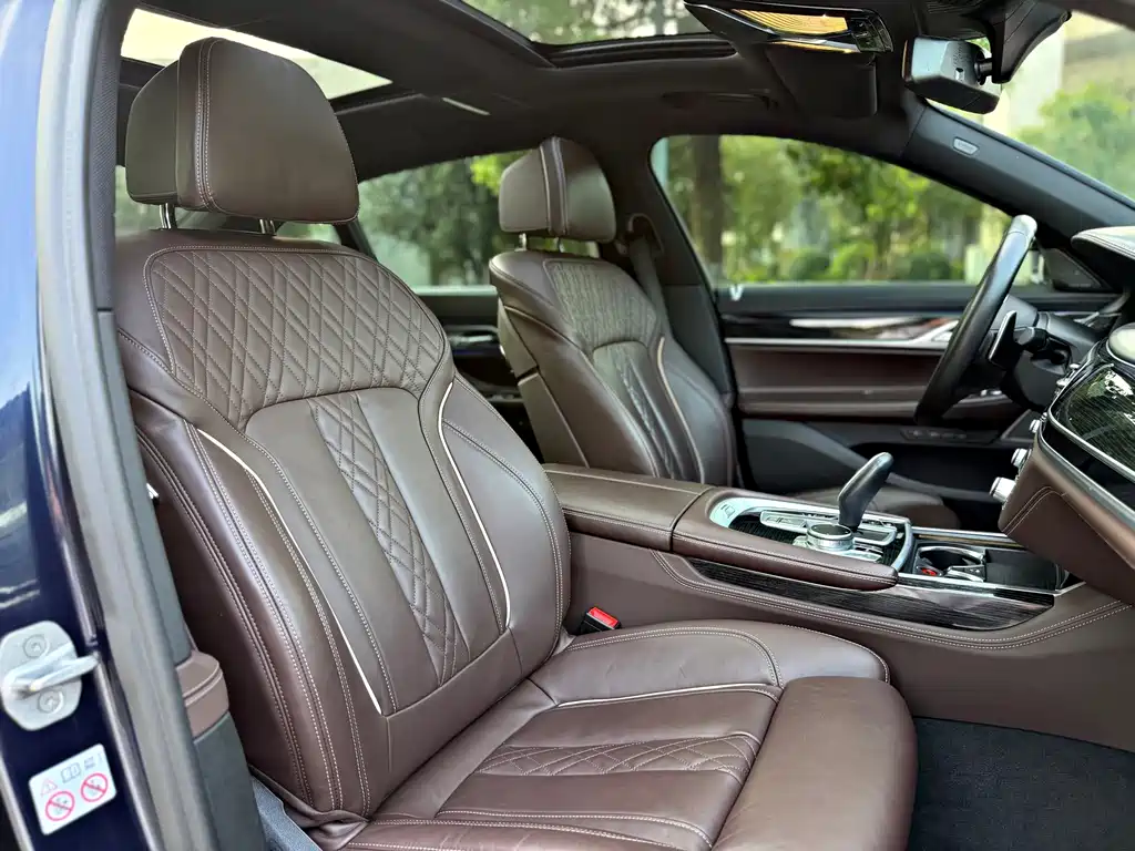 BMW 7 Series 2020 — фото 16