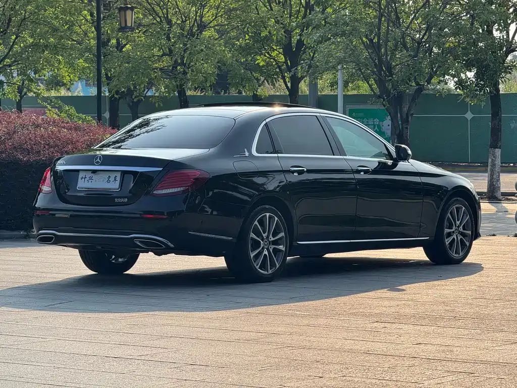 Mercedes-Benz E-Class 2019 — фото 15