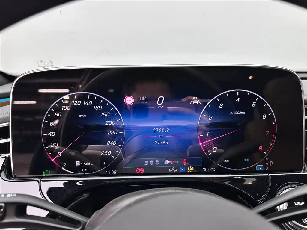 Mercedes-Benz E-Class 2024 — фото 14