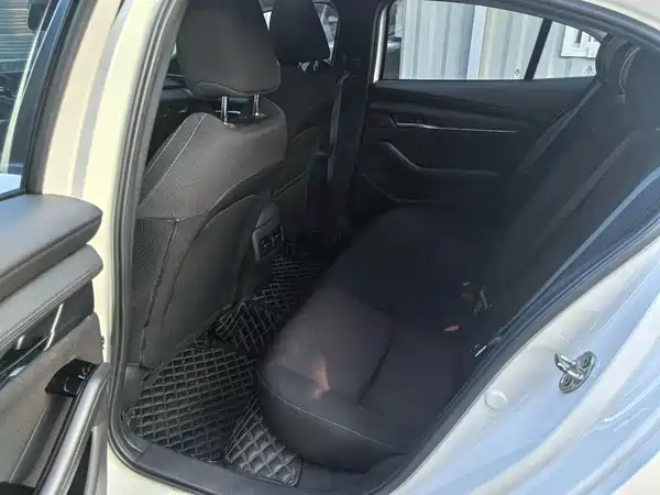 Mazda 3 Axela 2022