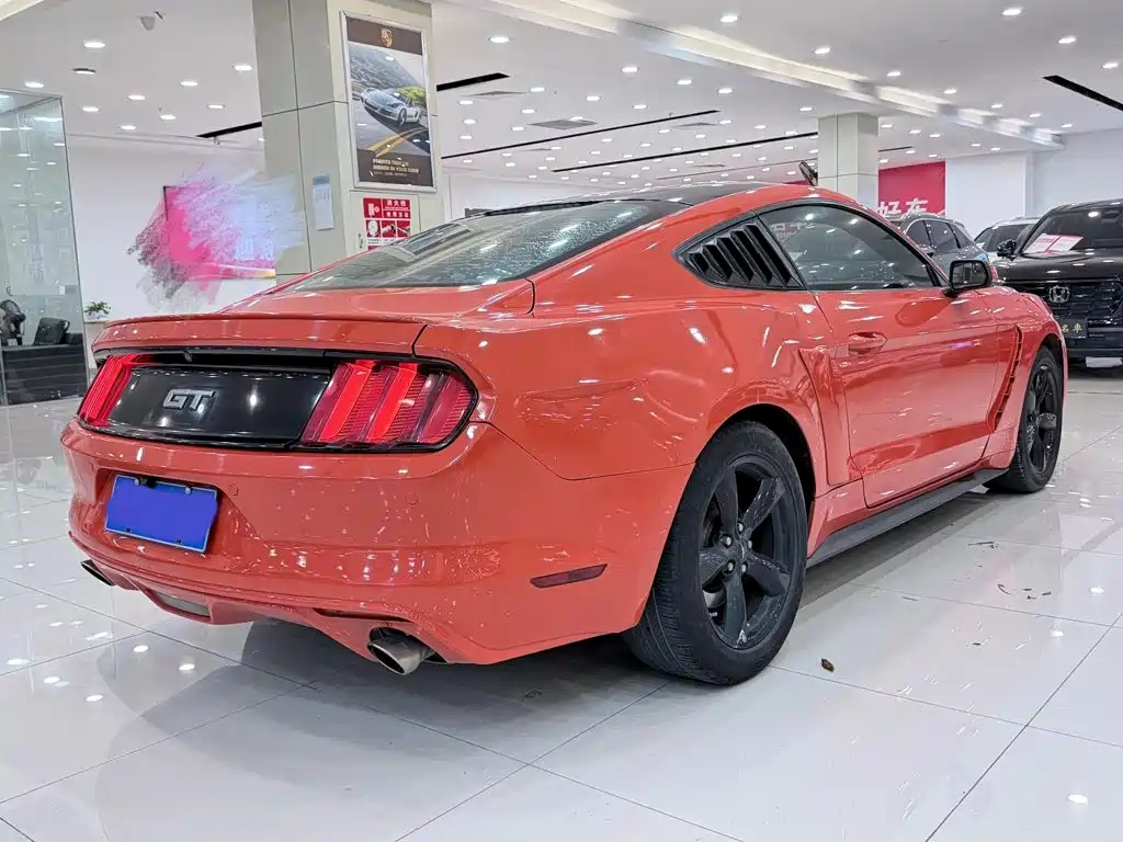 Ford Mustang 2015 — фото 12