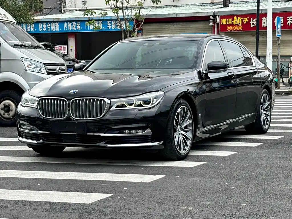 BMW 7 Series 2016 — фото 1