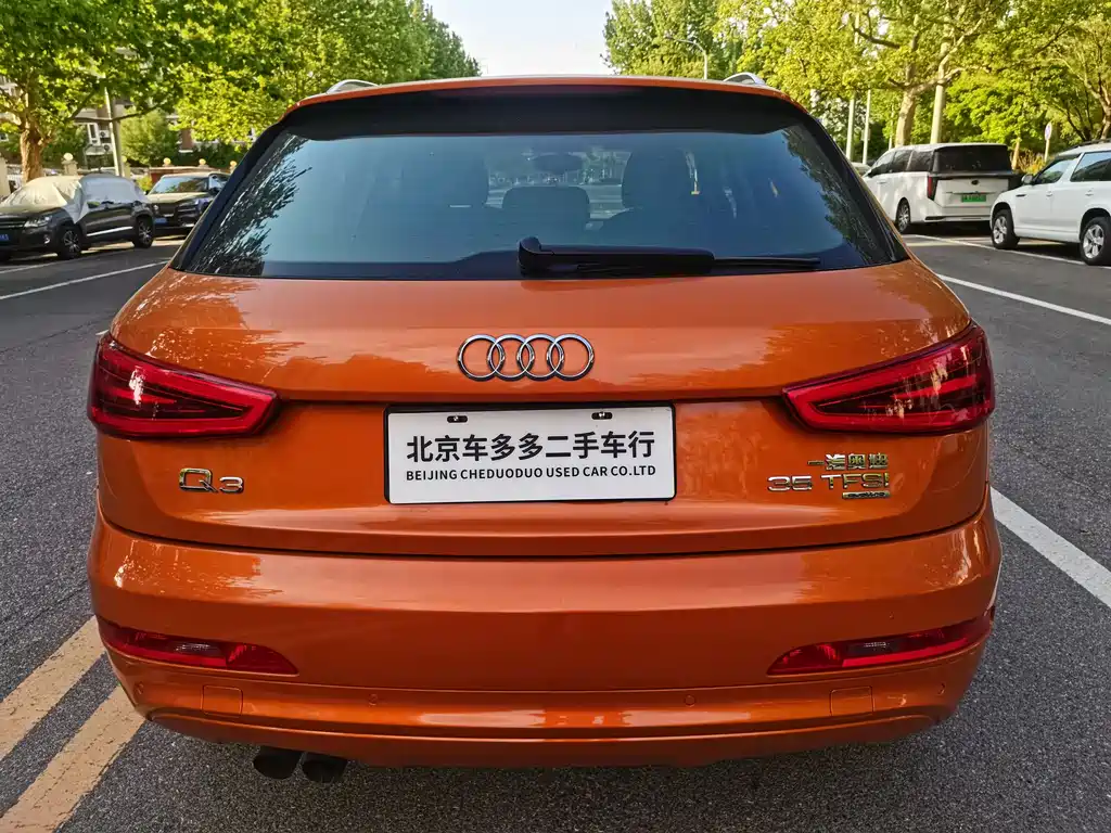 Audi Q3 2015 — фото 9