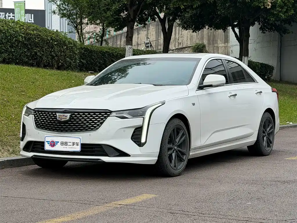 Cadillac CT4 2023 — фото 1