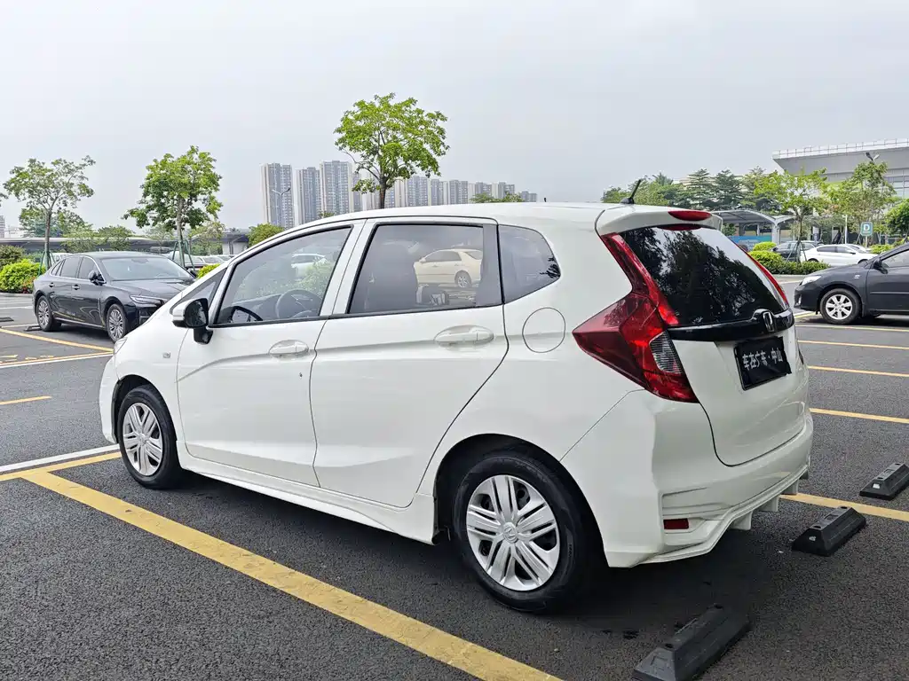 Honda Fit 2018 — фото 19