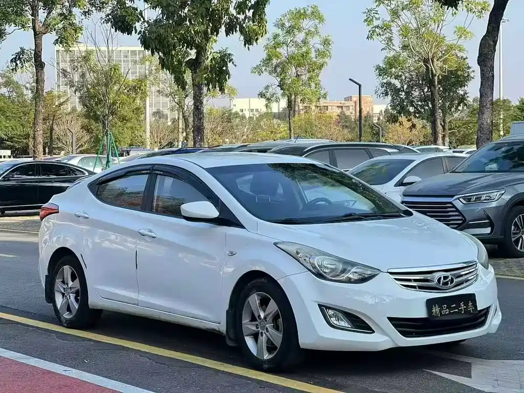 Hyundai Elantra 2013