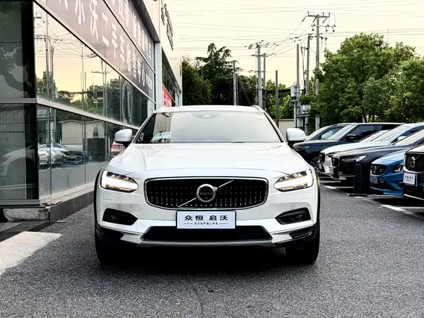 Volvo V90 2022