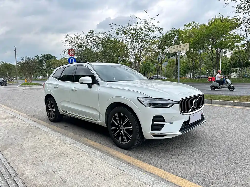 Volvo XC60 2020 — фото 8