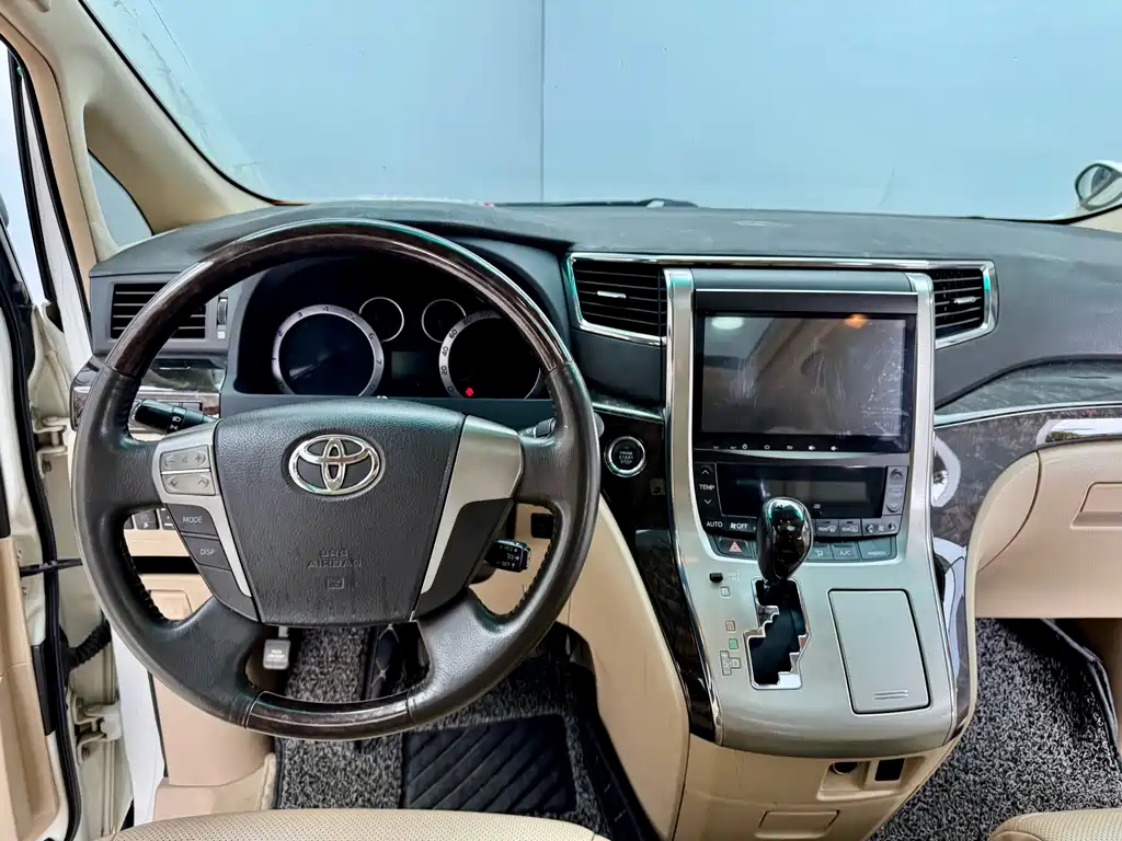 Toyota Alphard 2016 — фото 19