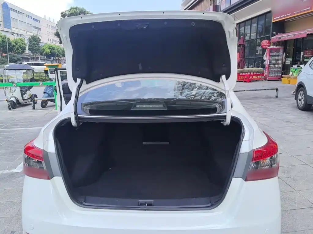 Nissan Sylphy 2015 — фото 19
