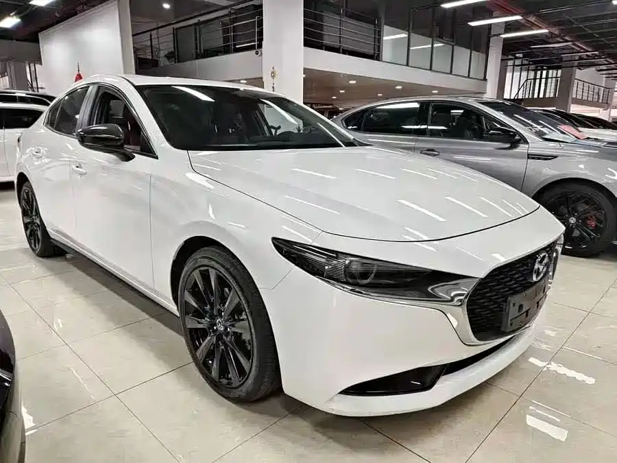 Mazda 3 Axela 2024