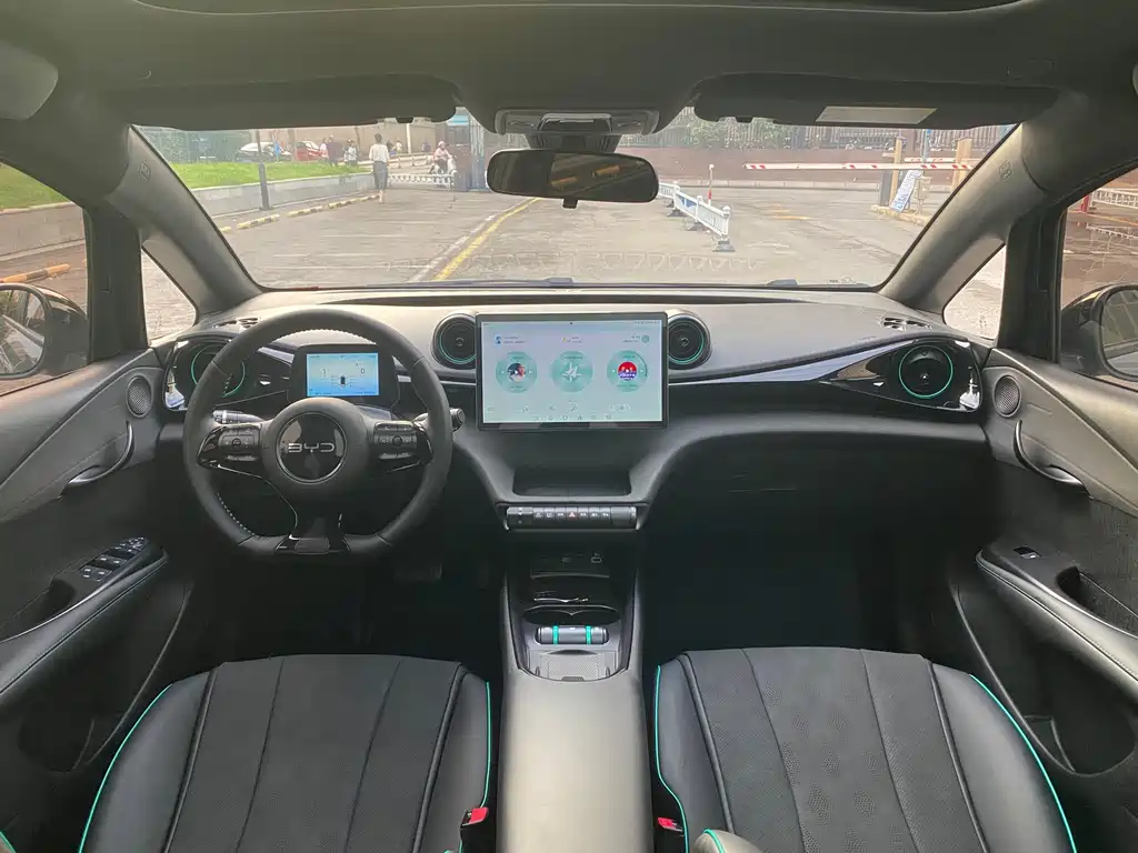 BYD Dolphin 2024
