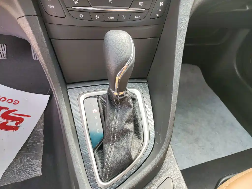 Buick Excelle GT 2018 — фото 10