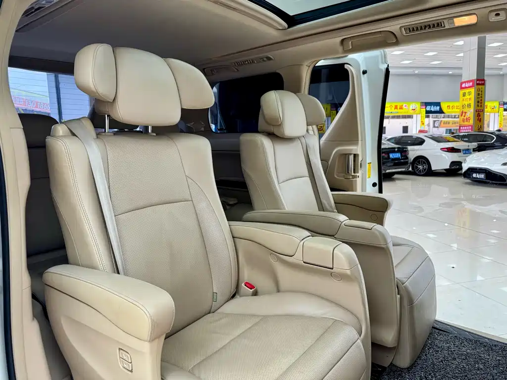 Toyota Alphard 2016 — фото 11