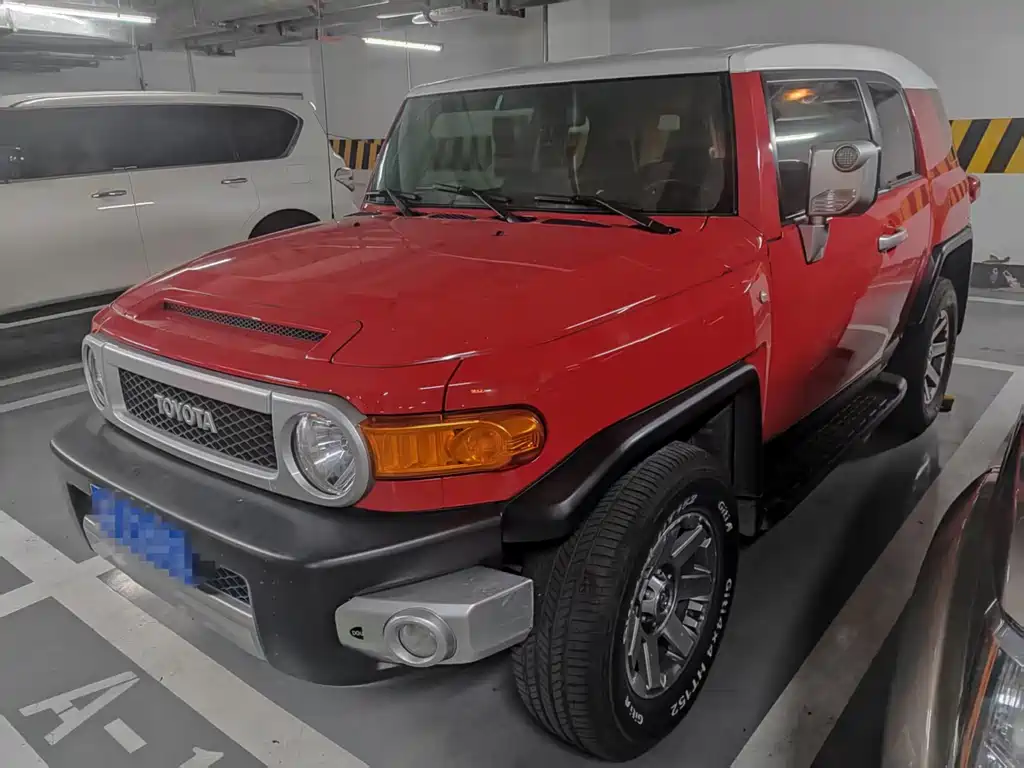Toyota FJ Cruiser 2018 — фото 1
