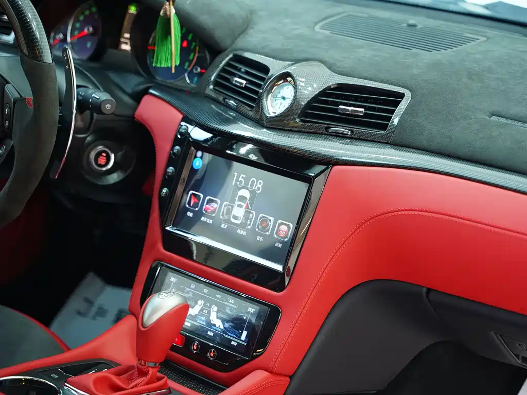 Maserati GranTurismo 2014 — фото 18