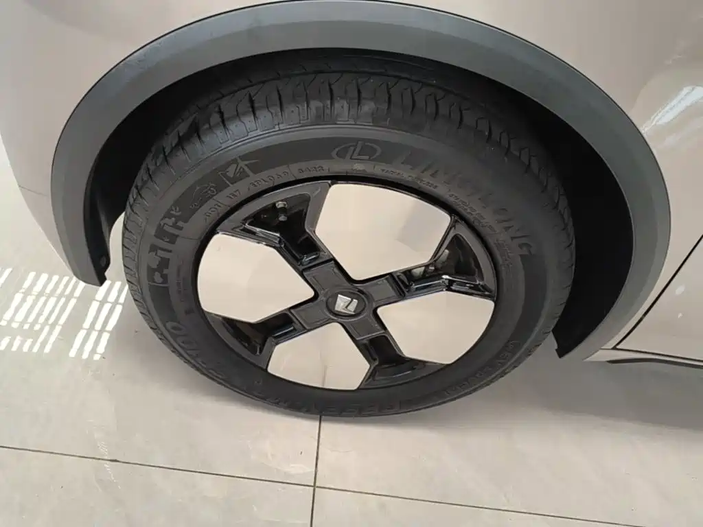 Baojun Kiwi EV 2022 — фото 23