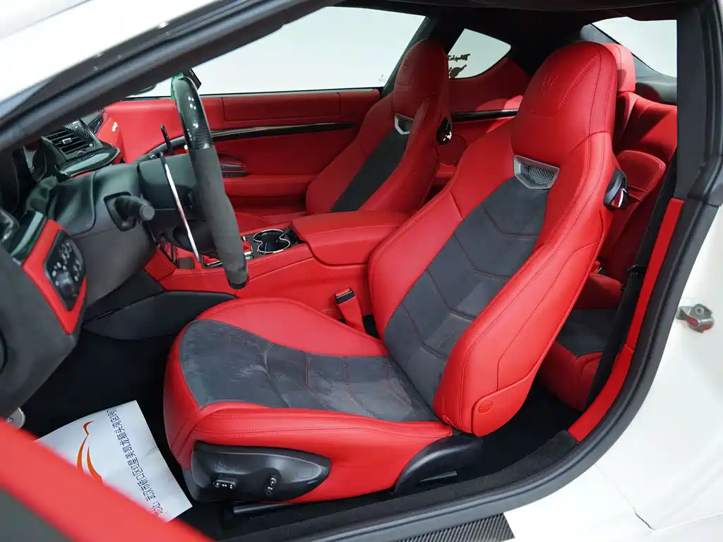 Maserati GranTurismo 2014 — фото 15