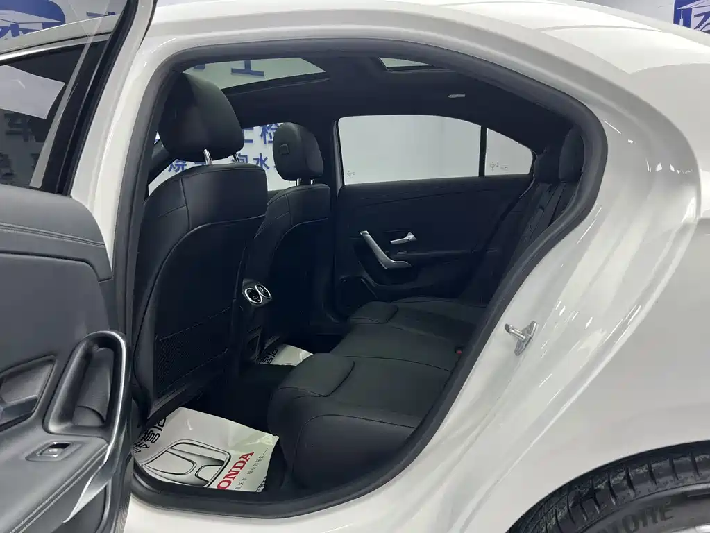 Mercedes-Benz A-Class 2022 — фото 8