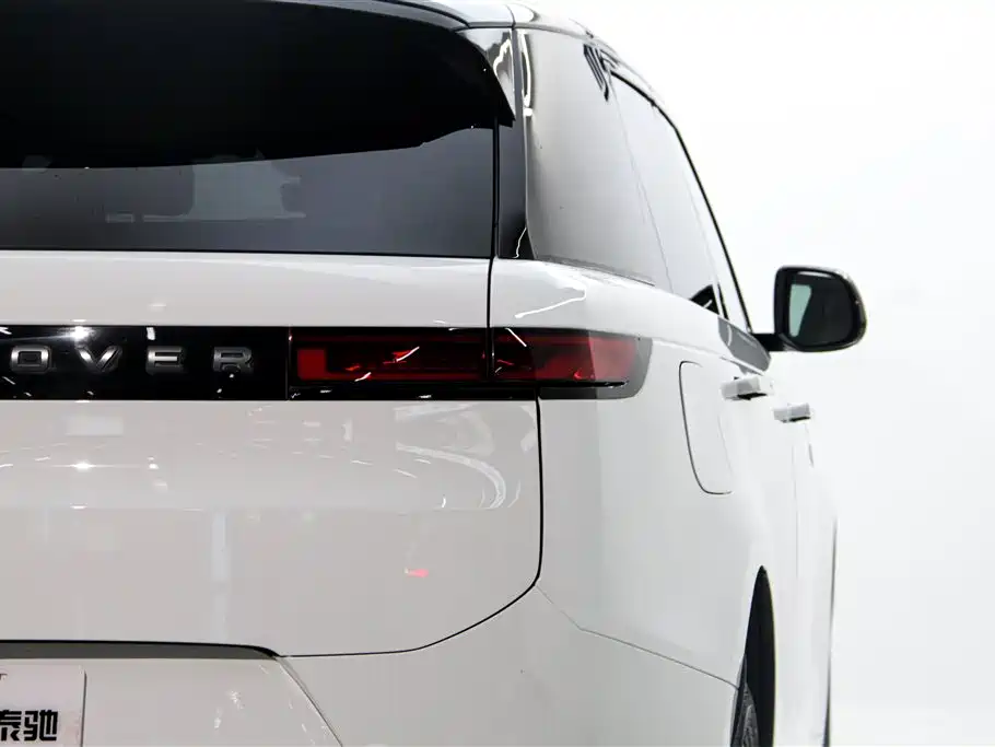 Land Rover Sport 2023 — фото 10